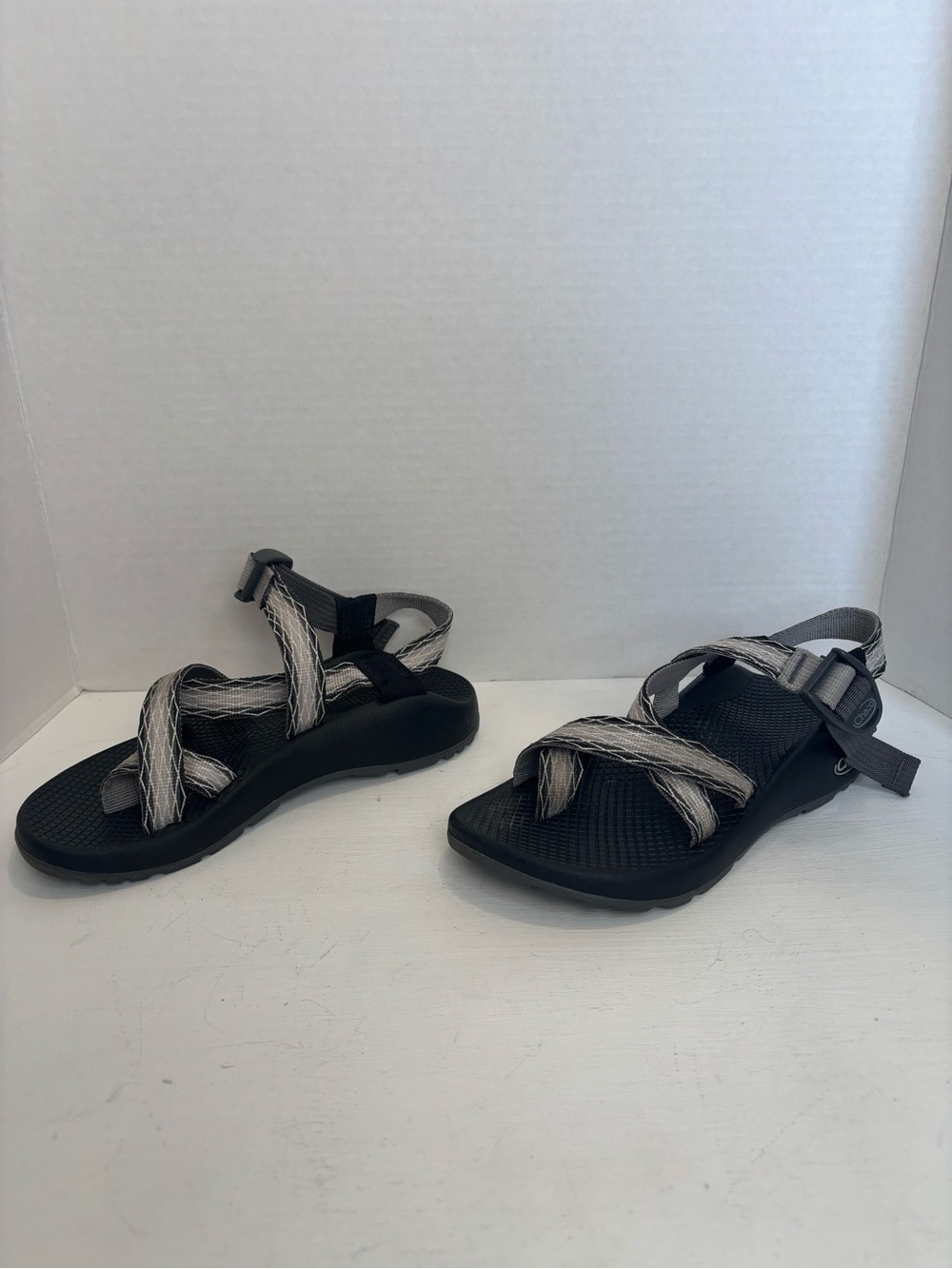 Chaco Women's Z/2 Classic Sandals Black with Gray Diagonal Stripes size 5 - Picture 2 of 7